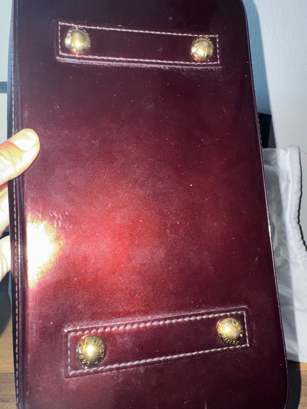 Louis Vuitton Vernis Alma Satchel in Deep Bordeaux Red - Picture 7 of 9